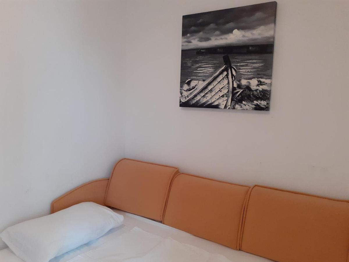Apartment Conty On The Ground Floor Malinska Exterior foto