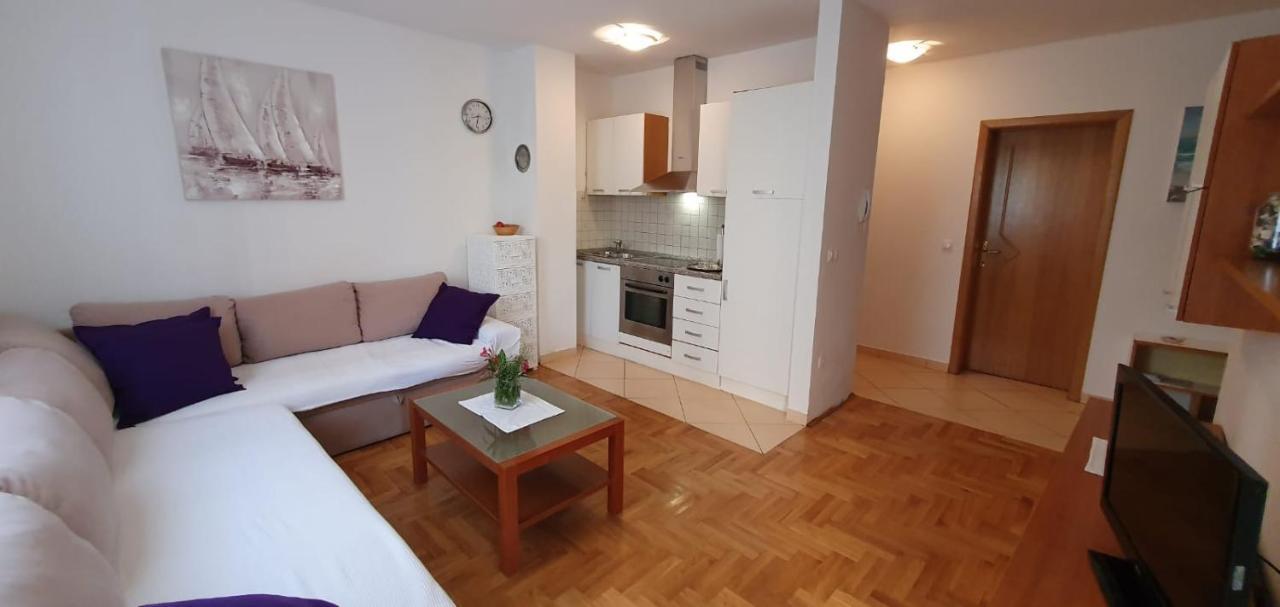 Apartment Conty On The Ground Floor Malinska Exterior foto